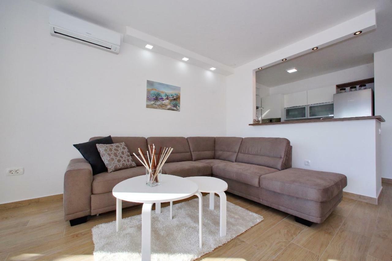 Luxury Apartments Sikiric_2 With Fantastic View On The Sea Bibinje Exterior foto